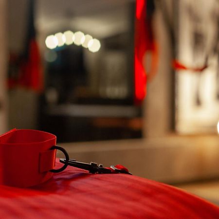 Royal Hot Jucuzzi Apartment Lviv Exterior foto