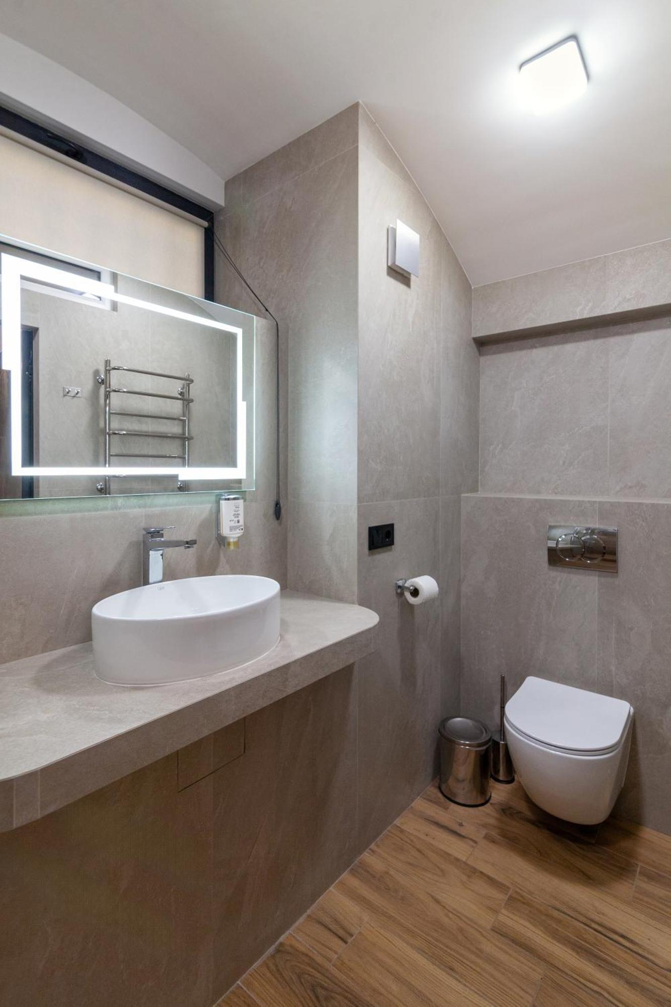 Royal Hot Jucuzzi Apartment Lviv Exterior foto