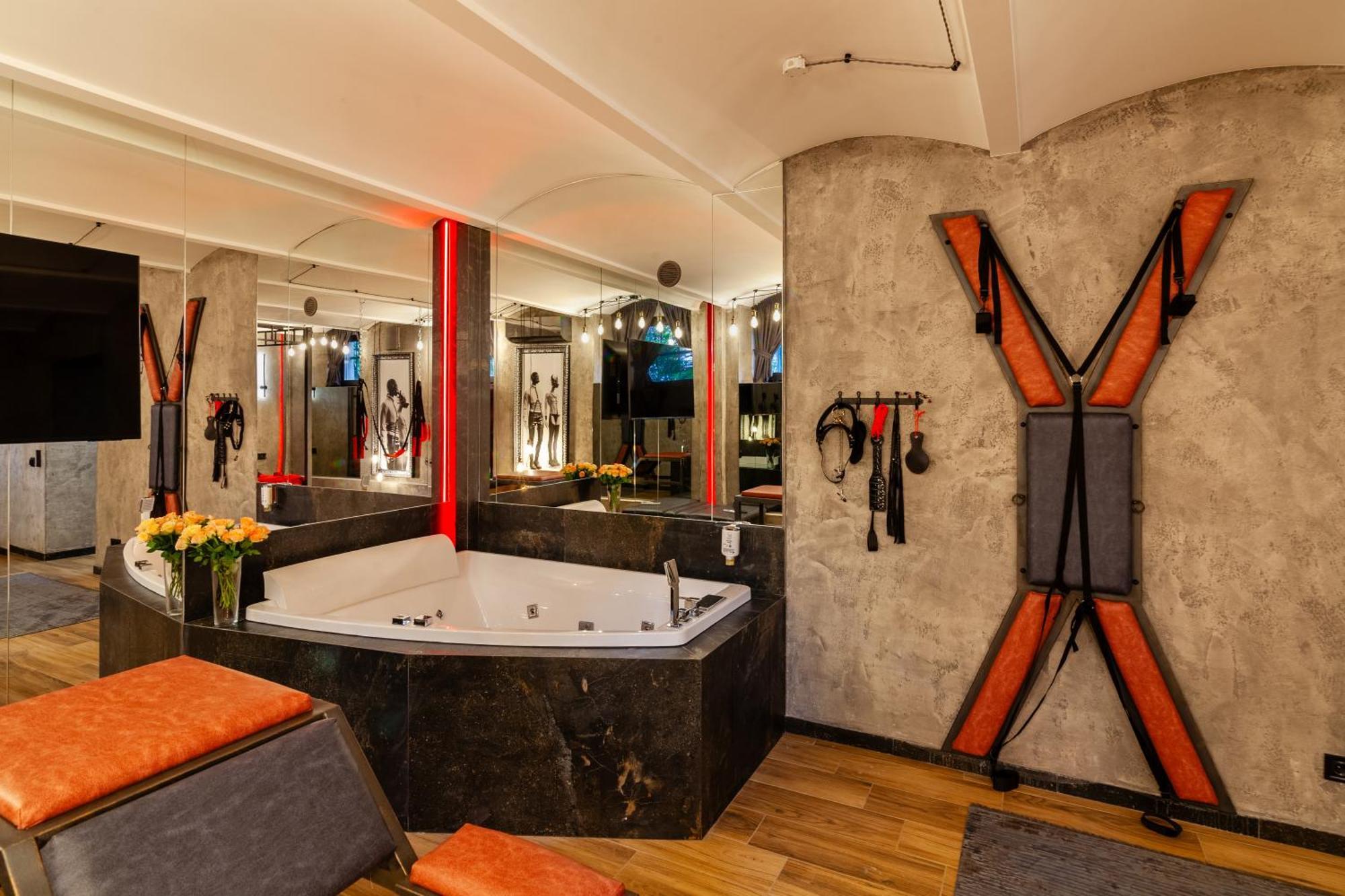 Royal Hot Jucuzzi Apartment Lviv Exterior foto